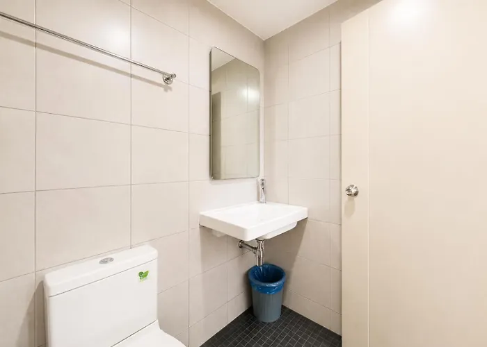 Quiet Garden View 1br Great Value Near Bts Bangkok